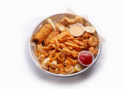 Shaking Crab Quincy — Seafood restaurant in Quincy