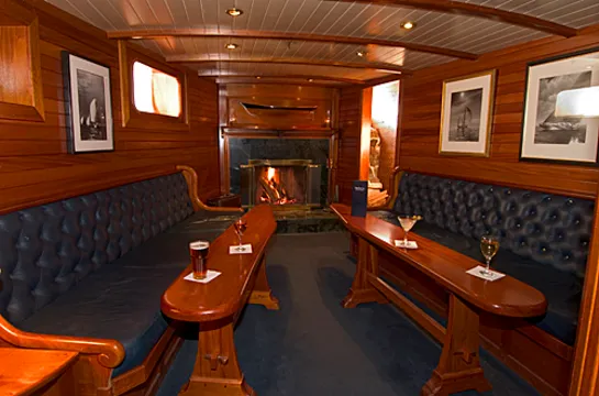 Ship's Cellar Pub — American restaurant in York Harbor