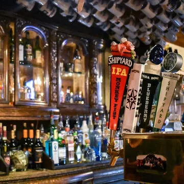 Shipyard Brewhaus Sugarloaf — Pub Fare restaurant in Carrabassett Valley
