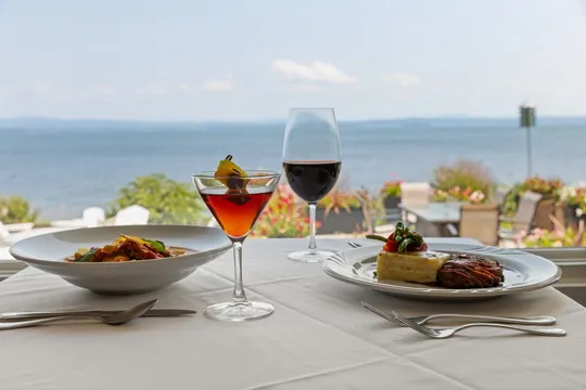 Shore Acres Inn & Restaurant — American restaurant in North Hero