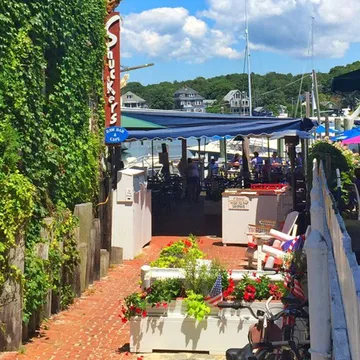 Shuckers World Famous Raw Bar & Grill — Seafood restaurant in Falmouth