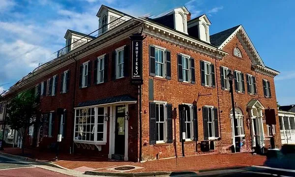 Shutters on King — New American restaurant in Leesburg