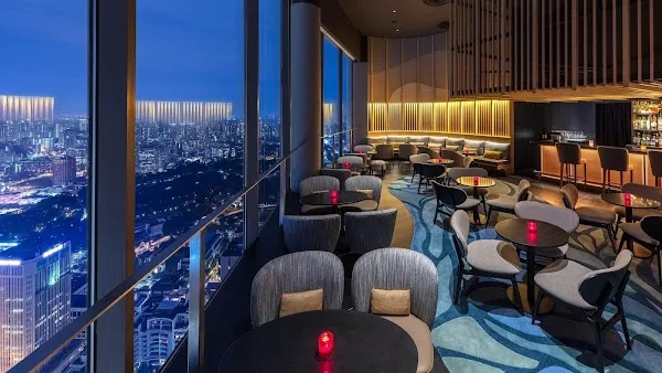 SKAI Bar (Swissôtel The Stamford) — Bar restaurant in Singapore