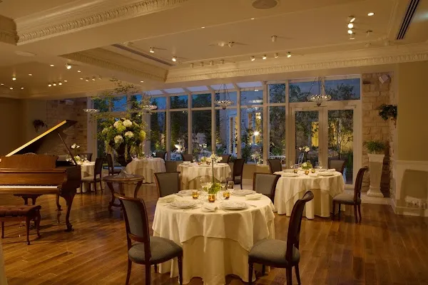 SOMBREUIL — French restaurant in Tokyo
