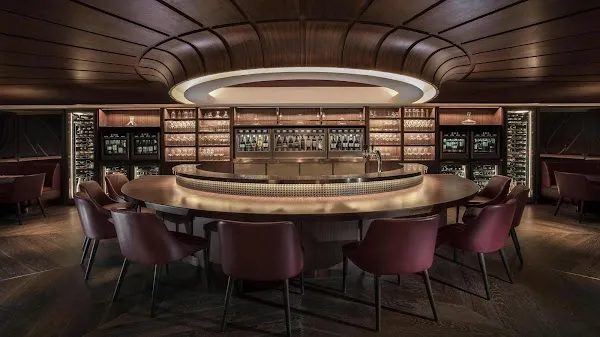 SOMM — International restaurant in Central