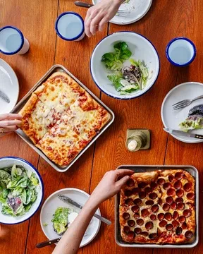 St. George Pizza — Pizza restaurant in Warren