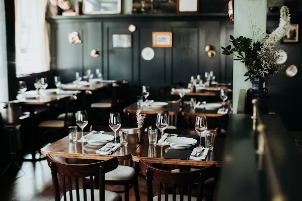 St. Lawrence — French restaurant in Vancouver