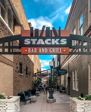 Stacks Bar & Grill — American restaurant in Valparaiso