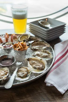 Standard Oyster Company — Seafood restaurant in Hickory