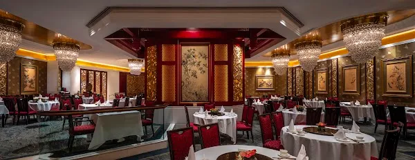 Summer Palace — Chinese restaurant in Admiralty