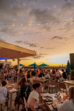 Sunset Club — Rooftop Lounge restaurant in Hollywood