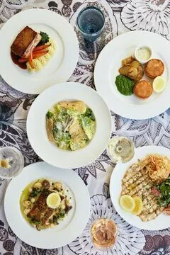 Swifty's at The Hedges Inn — American restaurant in Hamptons
