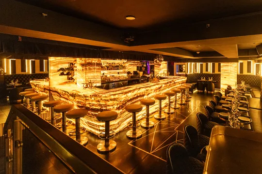 Ten11 Lounge & Bar — Cocktail Bar restaurant in New York