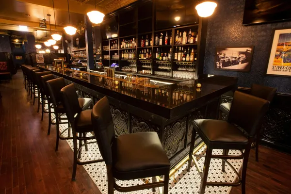 The Albion Manor — British restaurant in Chicago