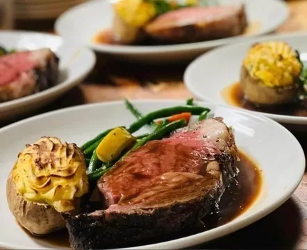 The Avenue Steakhouse — Steakhouse restaurant in Saugerties