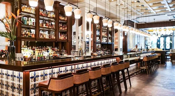 The Bar at 15 Stamford (The Capitol Kempinski Hotel) — Bar restaurant in Singapore