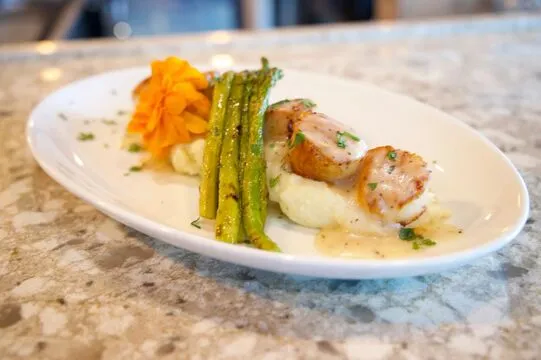 The Beacon Restaurant & Bar — New American restaurant in Marblehead