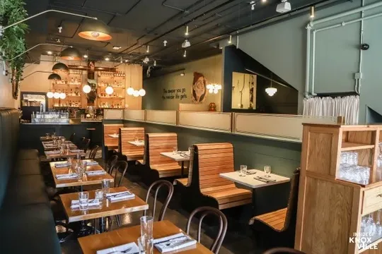 The Brass Pearl — Oysters restaurant in Knoxville