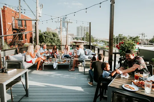 The Hall's Pizza Kitchen — Pizza restaurant in Oklahoma City
