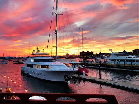 The Landing — Seafood restaurant in Newport