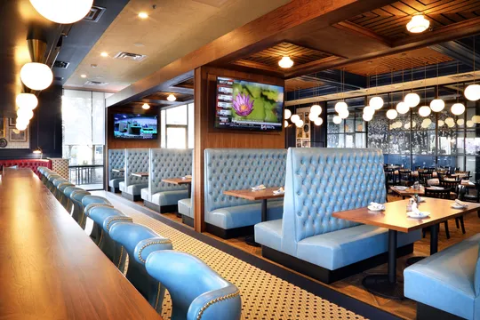 The League Kitchen and Tavern Bee Cave — American restaurant in Austin