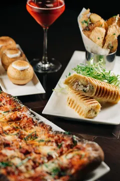 The Living Room — American restaurant in Doral