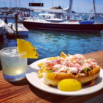 The Lobster Bar — Seafood restaurant in Newport
