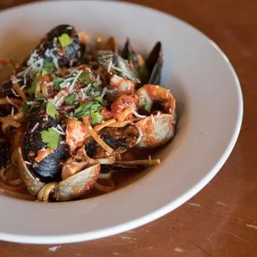 The Marlin Bar & Restaurant — Seafood restaurant in Beach Haven