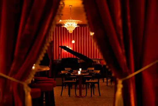 The Nines — Contemporary American restaurant in New York