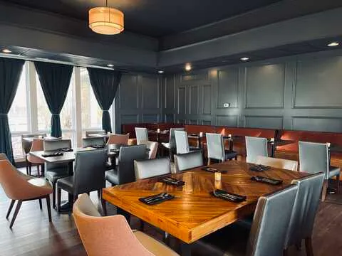 The Oaks Lakeside Kitchen — American restaurant in Hiawassee