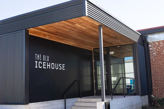 The Old Icehouse — American restaurant in Edmond