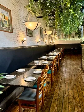 The Oliang — Thai restaurant in Chicago