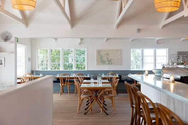 The Oyster Inn — Seafood restaurant in Oneroa, Waiheke