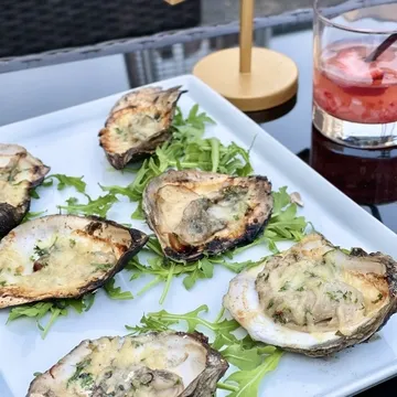 The Pearl Boston landing — Seafood restaurant in Boston