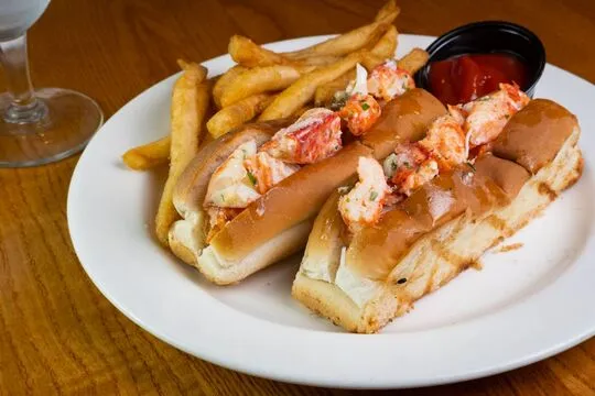 The Real Seafood Co. Bay City — Seafood restaurant in Bay City