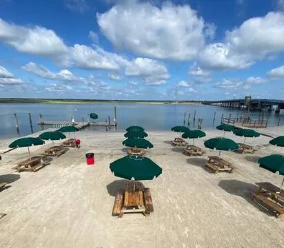 The Sandbar at Deauville Inn — American restaurant in Strathmere