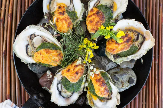 The Schooner Restaurant & Lounge — Seafood restaurant in Tillamook
