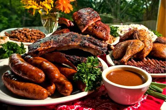 The State Line — BBQ restaurant in El Paso