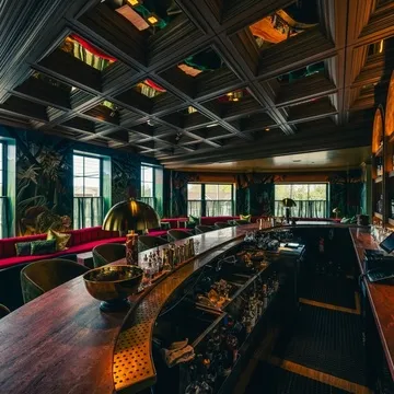 The Sunset social club — Lounge restaurant in Westhampton