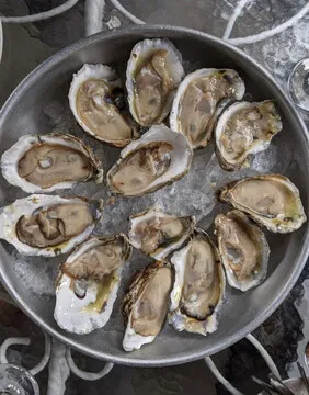 The Tewksbury Inn — American restaurant in Oldwick