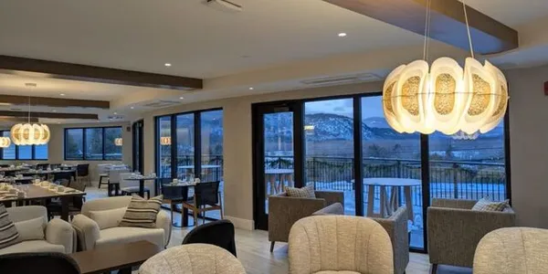 The Viewpoint Eatery & Bar — New American restaurant in Conway