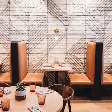 The Warbler — American restaurant in Chicago