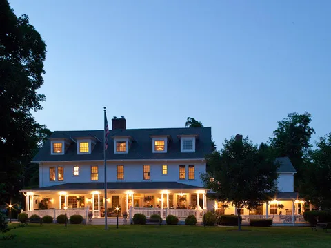 The White Hart Inn — Farm to Table restaurant in Hartford