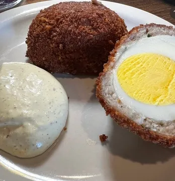 The Woods House — Gastropub restaurant in Pittsburgh