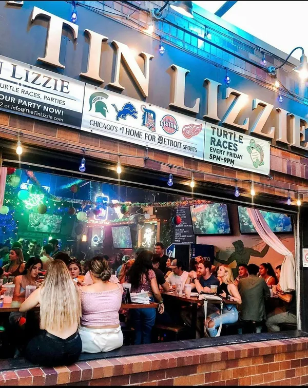 Tin Lizzie — Bar restaurant in Chicago