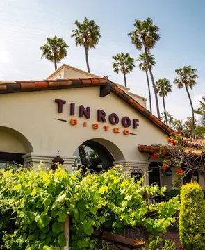 Tin Roof Bistro — American restaurant in Manhattan Beach