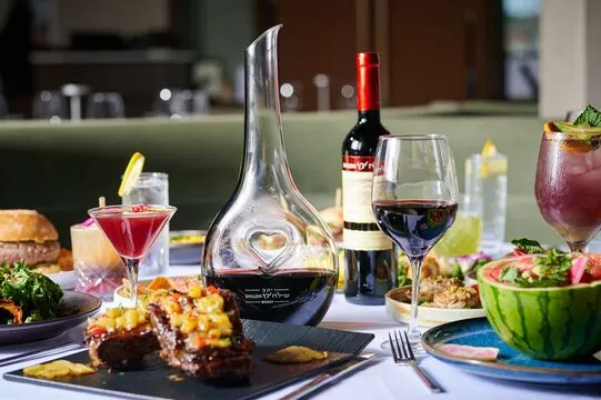 Tomahawk Steakhouse — Steakhouse restaurant in Lakewood