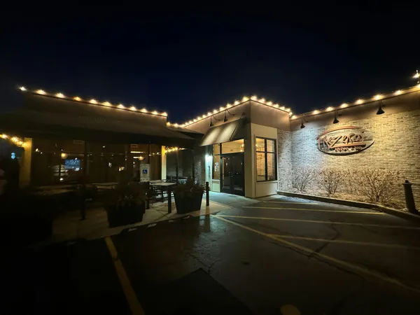 Trezeros Kitchen and Tap — Italian American restaurant in Mount Prospect