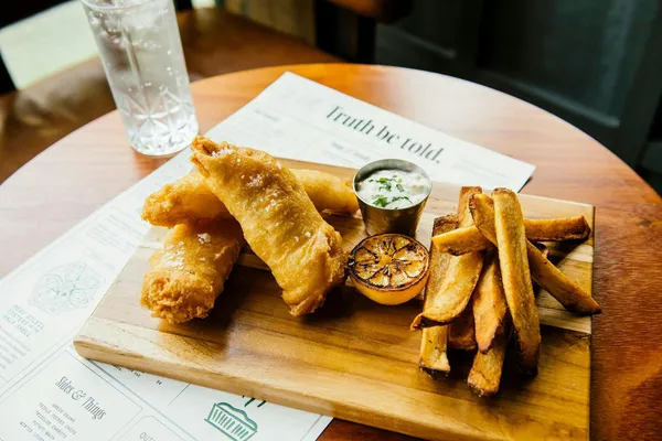Truth Be Told — British restaurant in Chicago