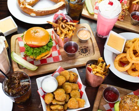 Union Burger Bar — Burgers restaurant in Hamptons